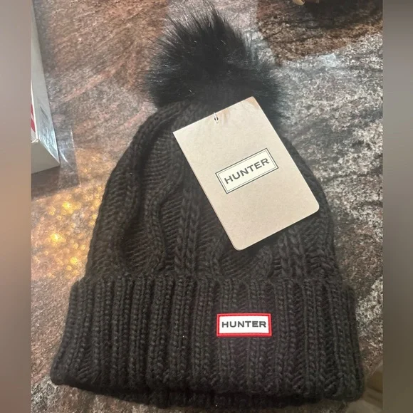 Hunter | Accessories | Nwt Hunter Black Cableknit Pompom  display picture 3
